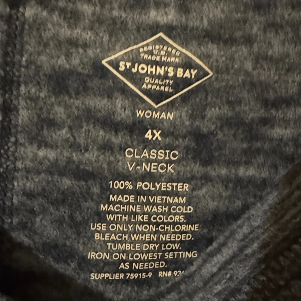 St John’s Bay Heathered Navy classic V-Neck Pullover long sleeve Top (OLCC)